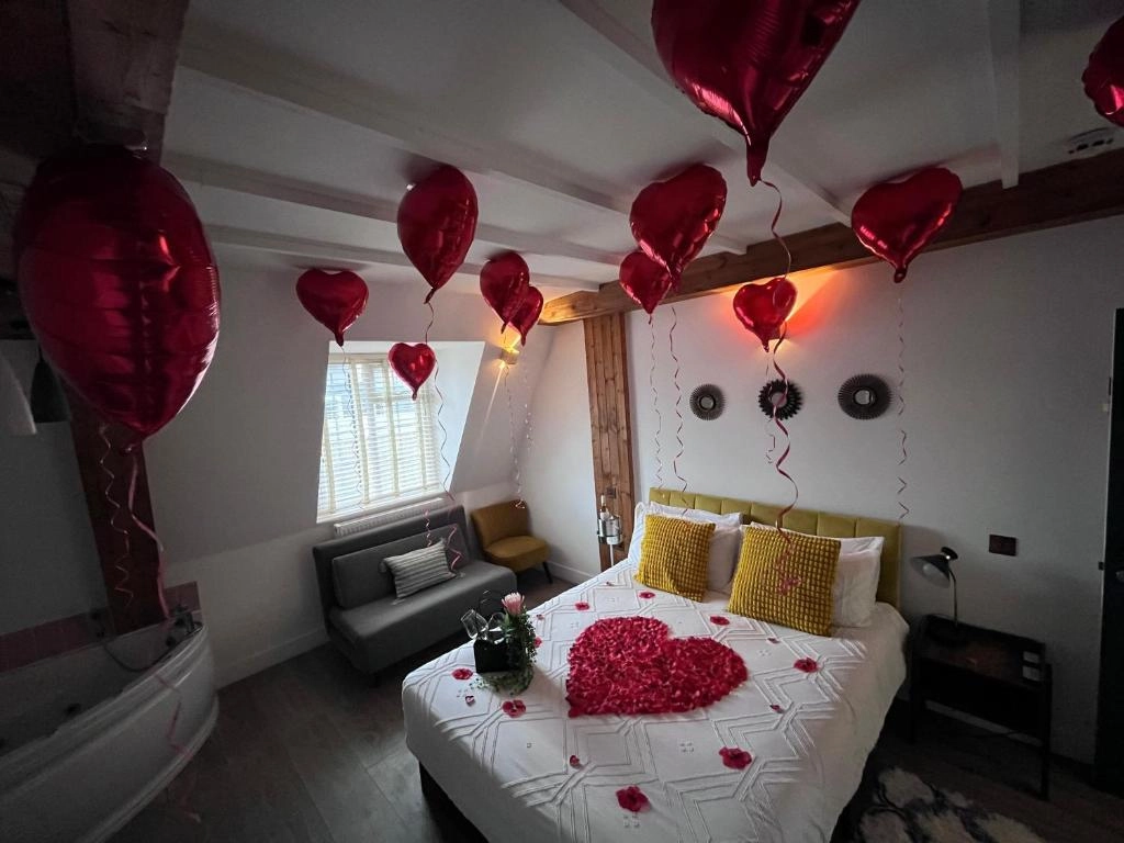 Boutique suite with romantic decoration at Angel Townhouse