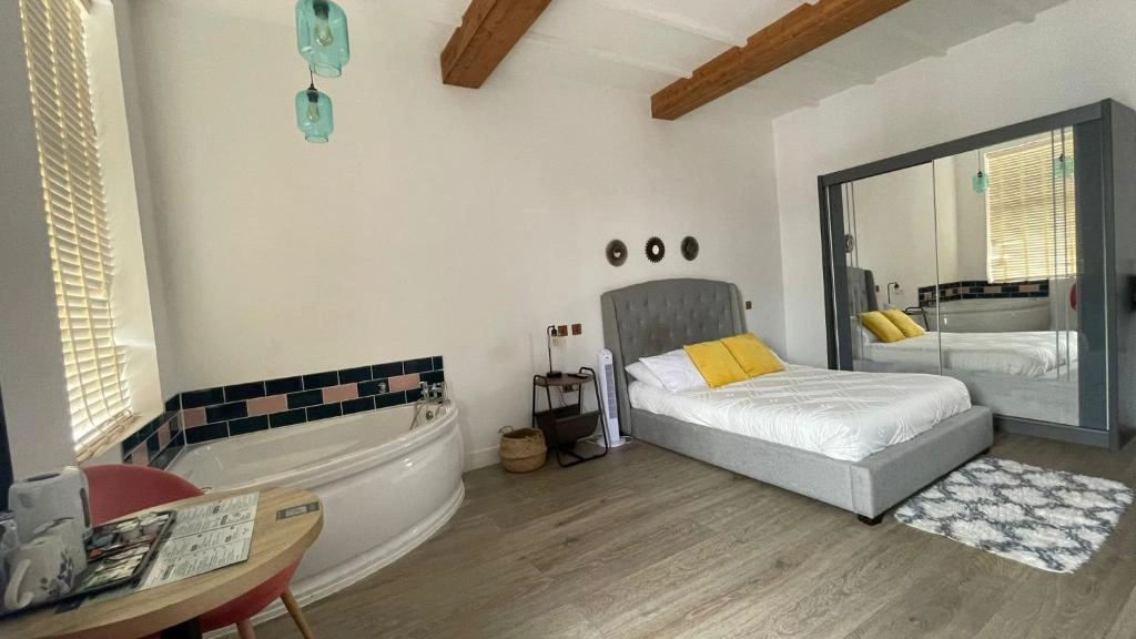 One-Bedroom Suite at Angel Townhouse